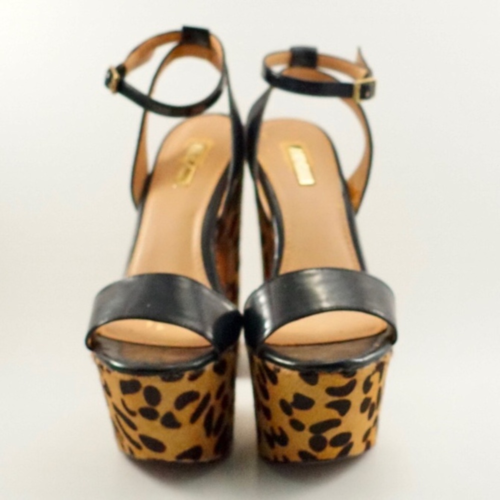 Wild Pair Platform Leopard Heels size 7